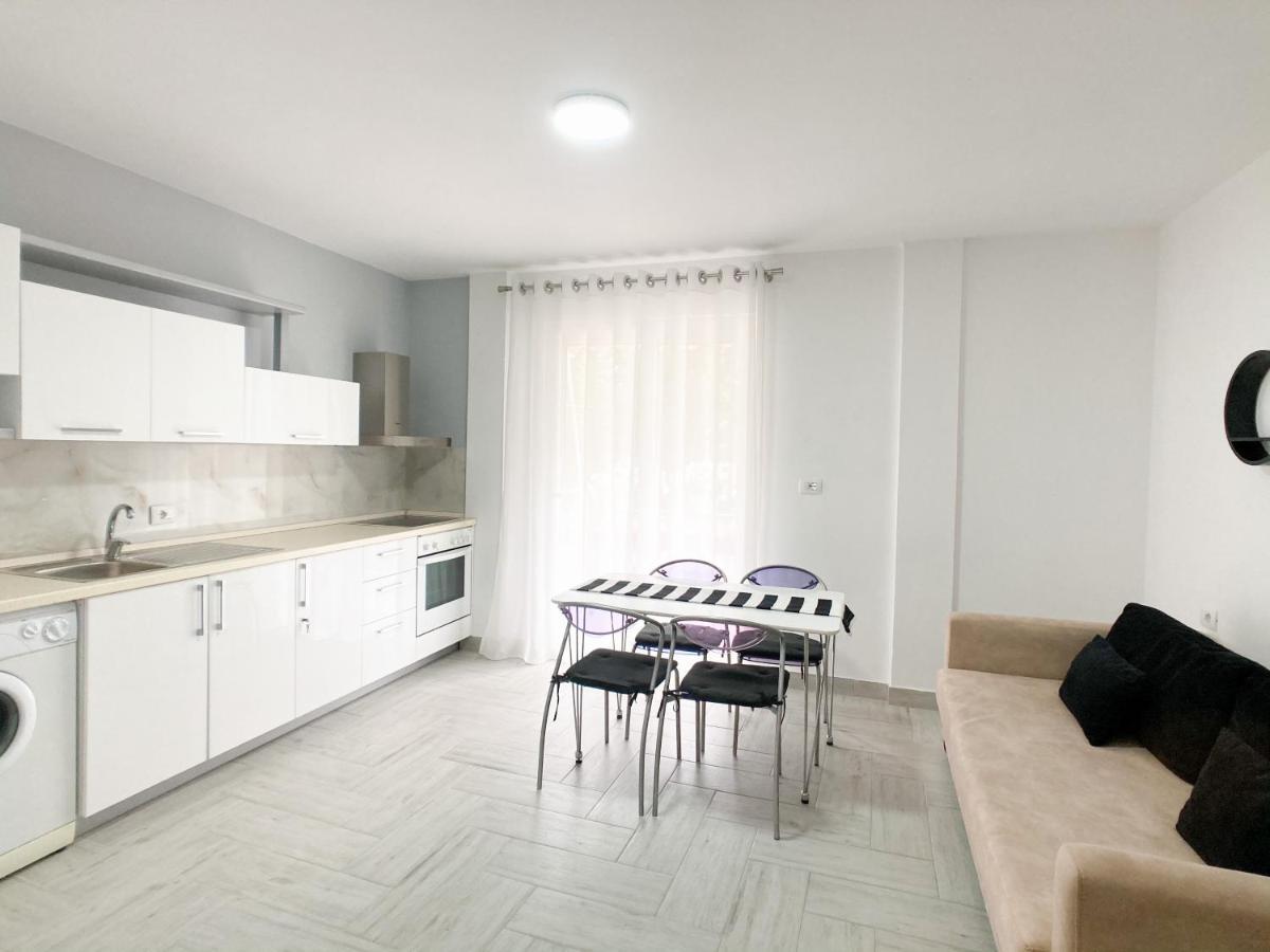 Promo Price September - Home By The Sea 1 Min From The Beach โกเลม ภายนอก รูปภาพ